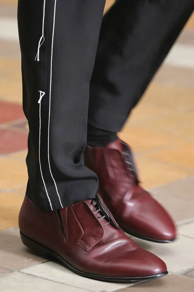 Look 25